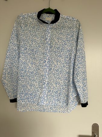Milano Italy Bluse, Gr. 36 mit coolem Leo-Print