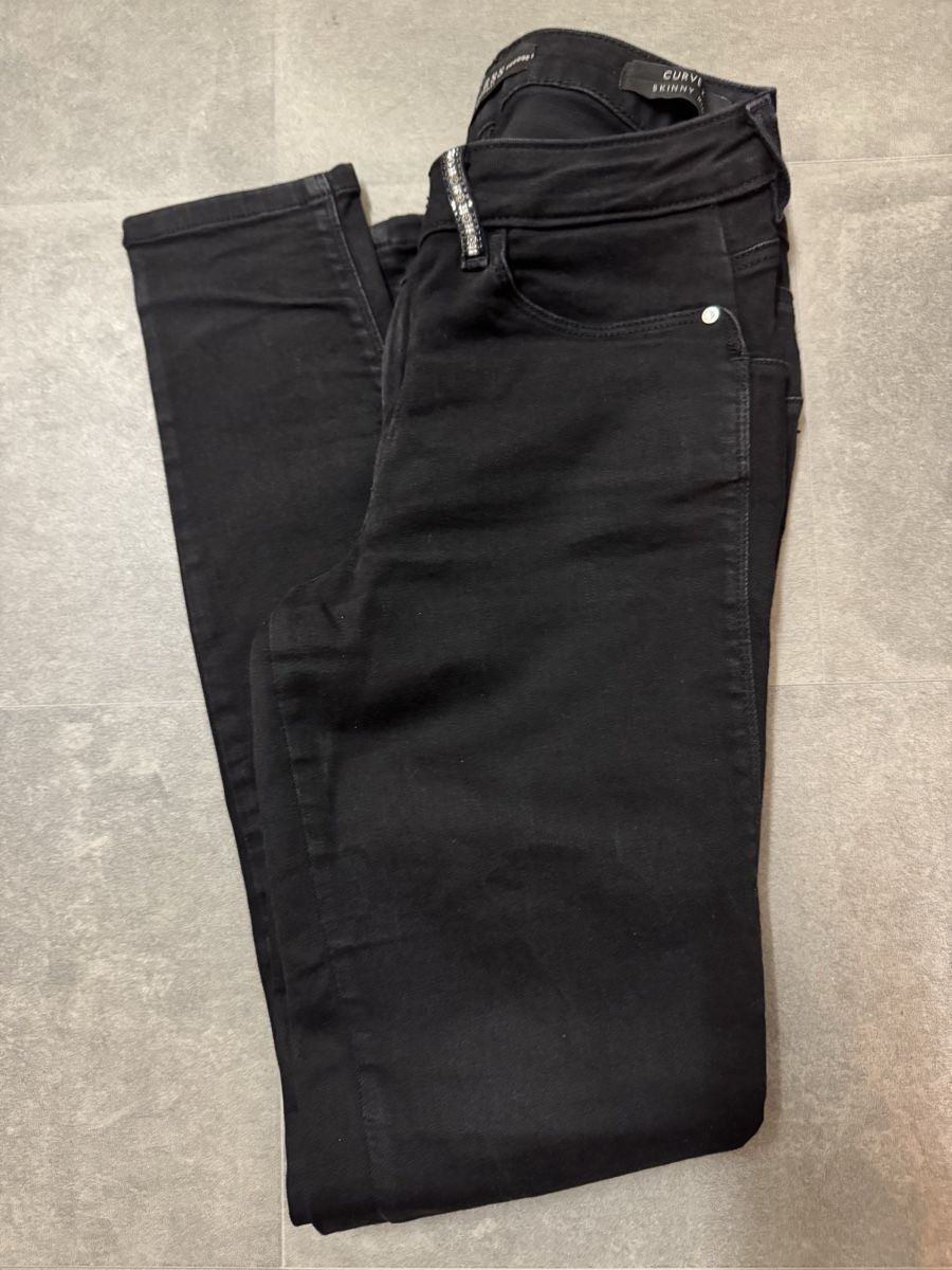 Guess Pantaloni: Guess jeans schwarz – Usato da Samedan venduto da rob_g658