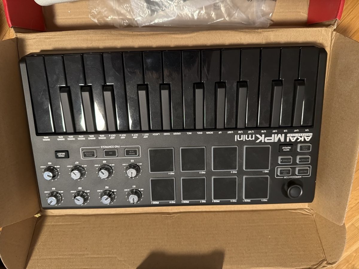 Strumenti musicali: AKAI MPK Mini MKII – Nuovo (secondo la descrizione) da Schlieren venduto da daf_cw5k 1