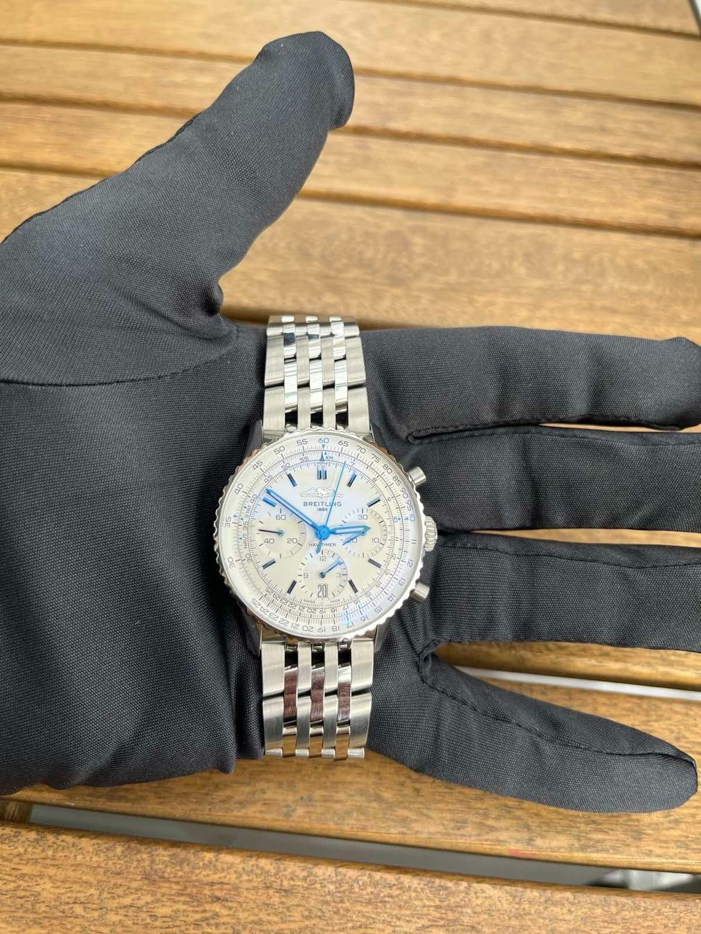 Breitling Orologi: Breitling Navitimer B01 Chronograph 41 AB0139A71G1A1 – Usato da Zuchwil venduto da AdamO. 1