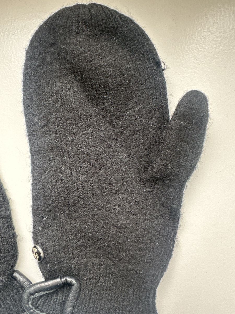 Globus Guanti & manicotti: Black warm winter gloves – Usato da Uster venduto da Monika_OB 3