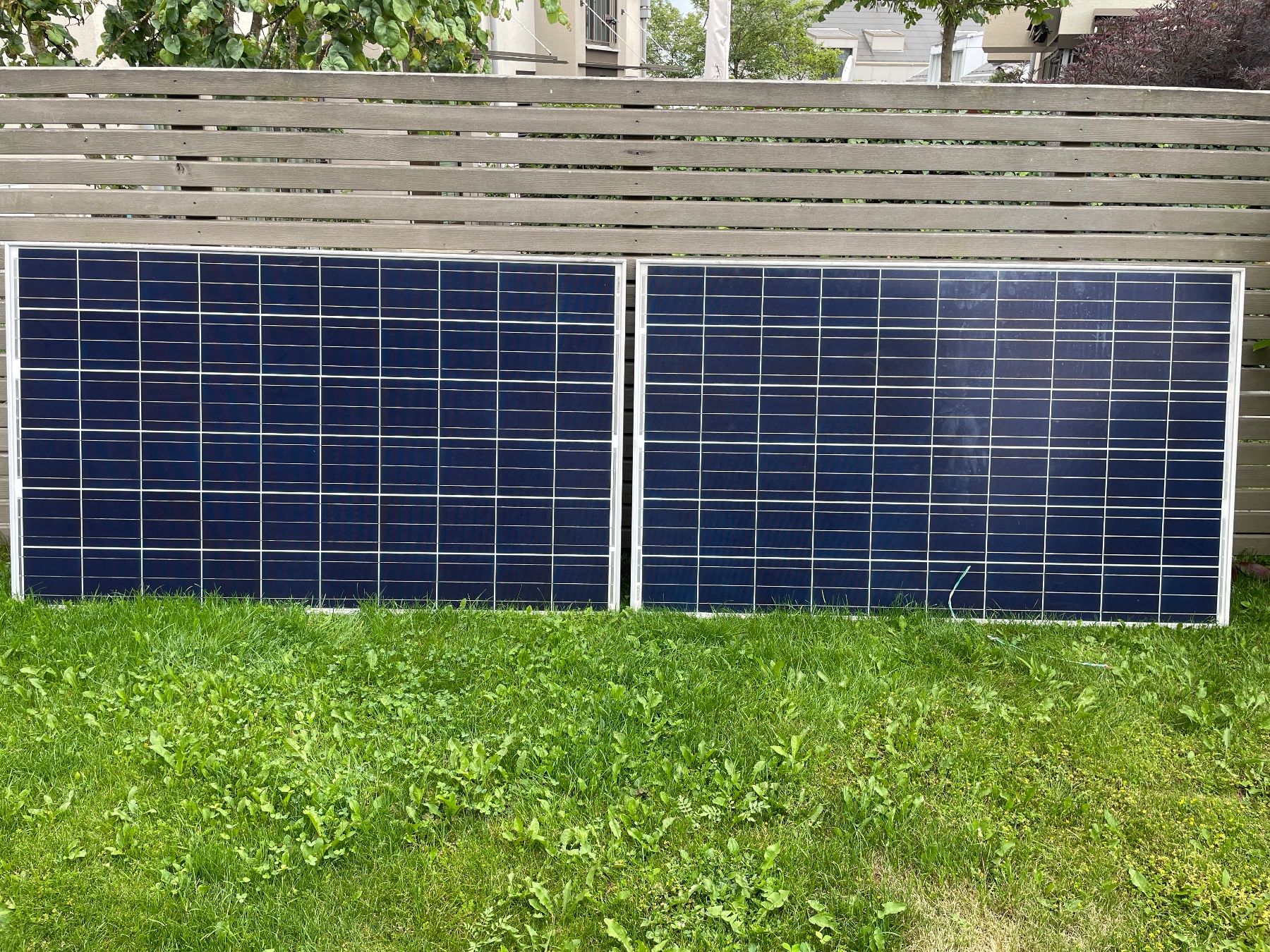 Dispositivi a energia solare: solarpanel mit wechselrichter Plug and Play – Usato da Gutenswil venduto da Clef6YS