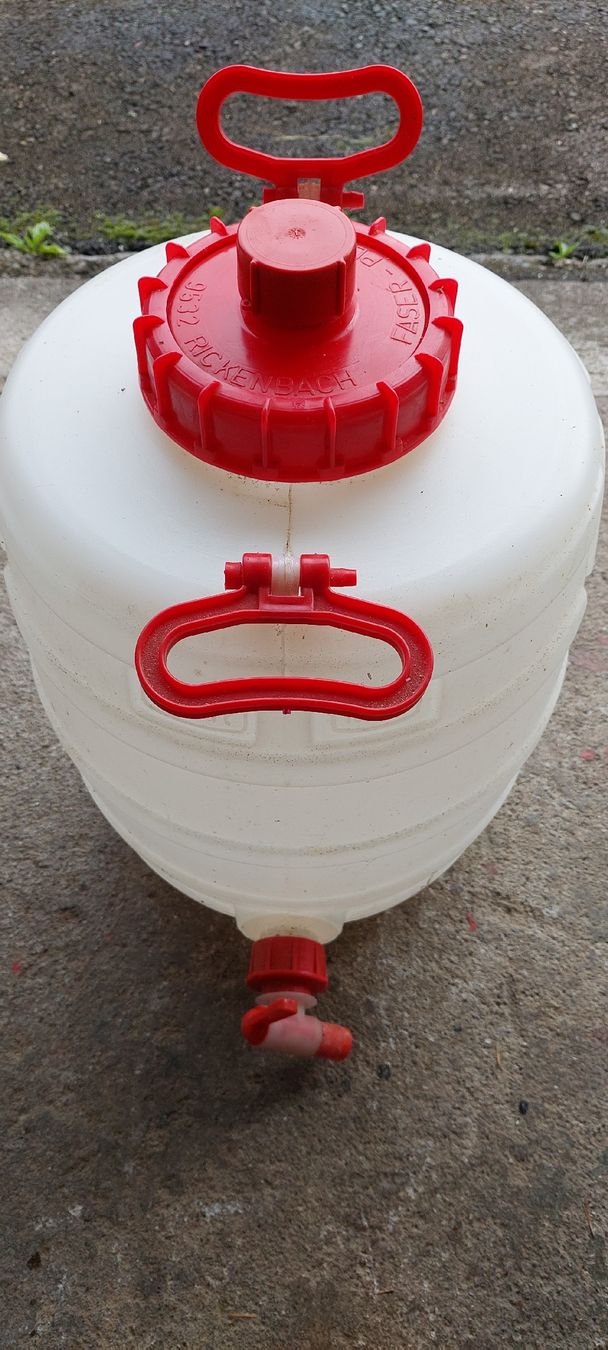 Accessori: 30 Liter Faser Plast Tank – Usato da Vorderthal venduto da Alpengaudi