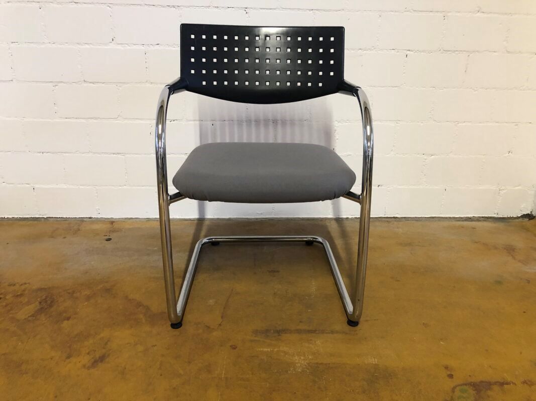 Vitra Sedie: Vitra Visavis Freischwinger in grau – Usato da St. Gallen venduto da MSMoebelhandel 1
