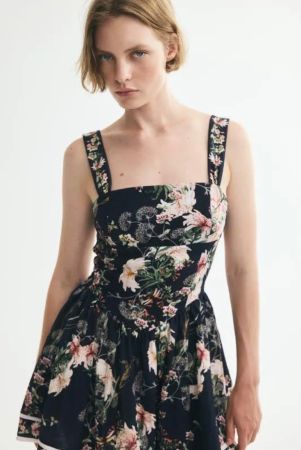 H&M geblümtes ausgestelltes Kleid Gr. S -Marineblau