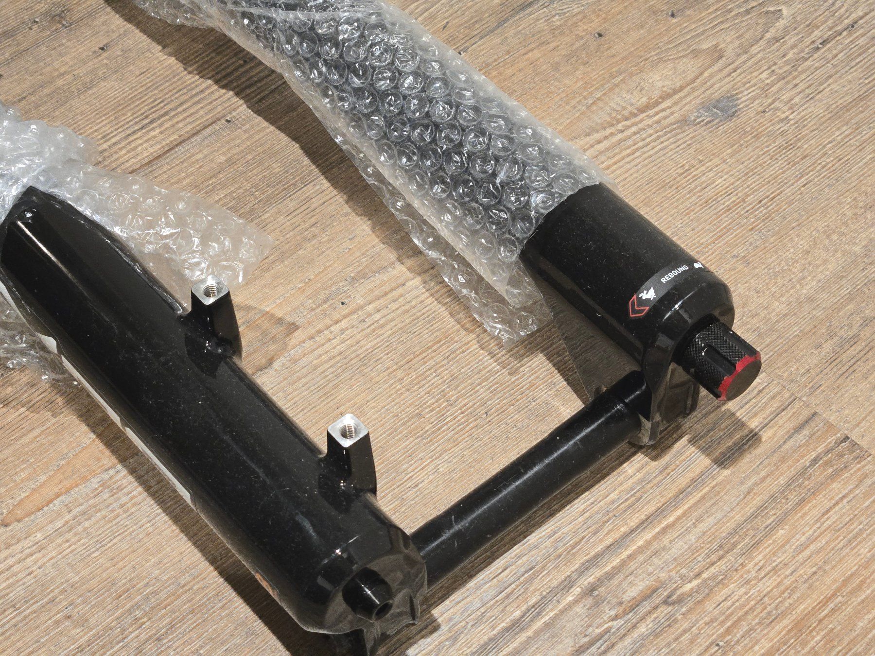 Rockshox Pezzi di ricambio: RockShox BoXXer Ultimate 29" 2025 – Nuovo e nell'imballaggio originale da Lully VD venduto da RadialMount 4