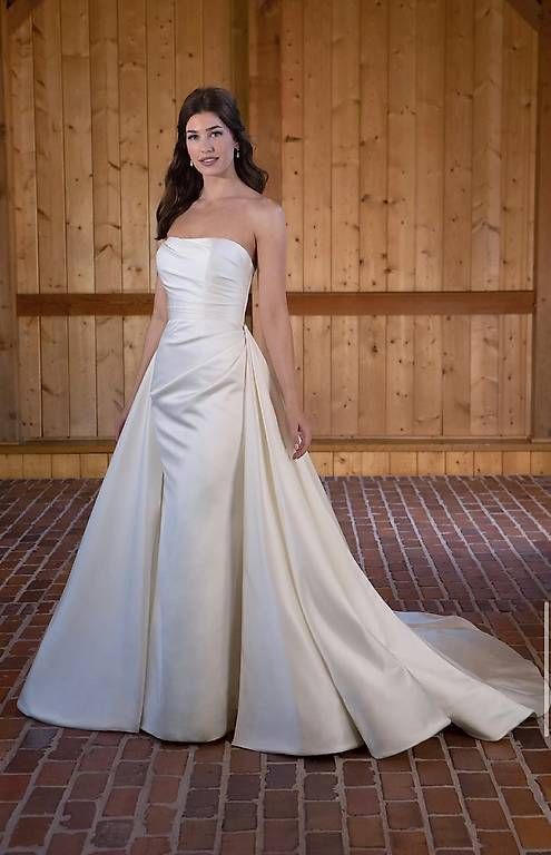 Vestiti: Wunderschönes Designer Hochzeitskleid mit Accessoires – Usato da Volketswil venduto da den_6ppj 2