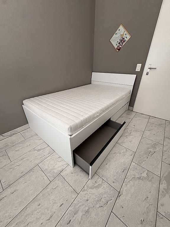 Betten: Bett mit Lattenrost und Matratze – Gebraucht aus Erlinsbach von jas_h5z2 1