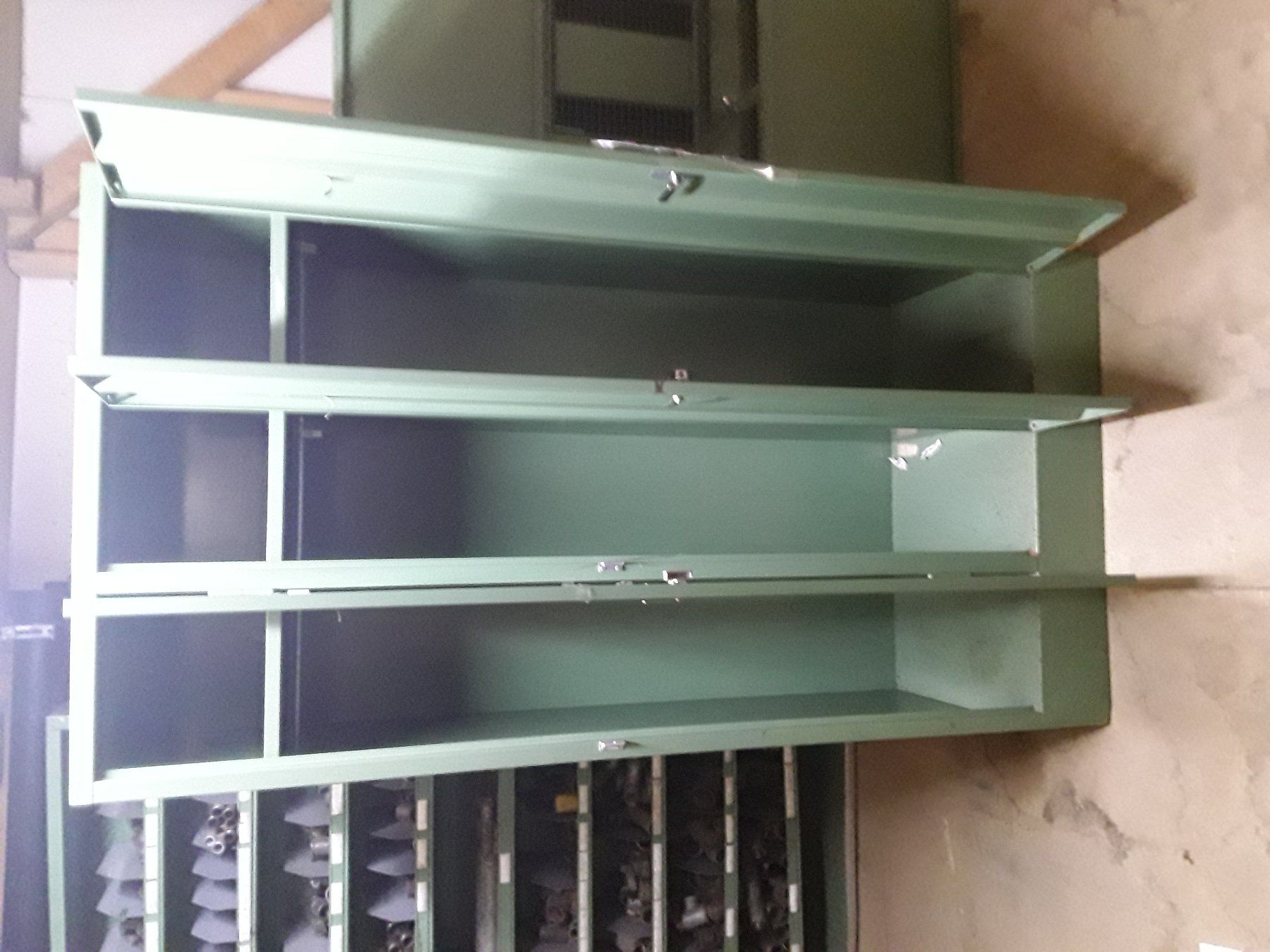 Armadi: Garderrobe Schrank gebraucht – Usato da Gross venduto da Triumph67 2