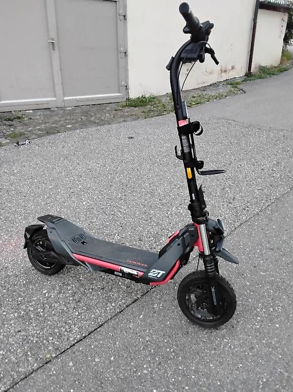 Veicoli elettrici: Segway ZT3 pro  – Usato da Herisau venduto da Davidson999