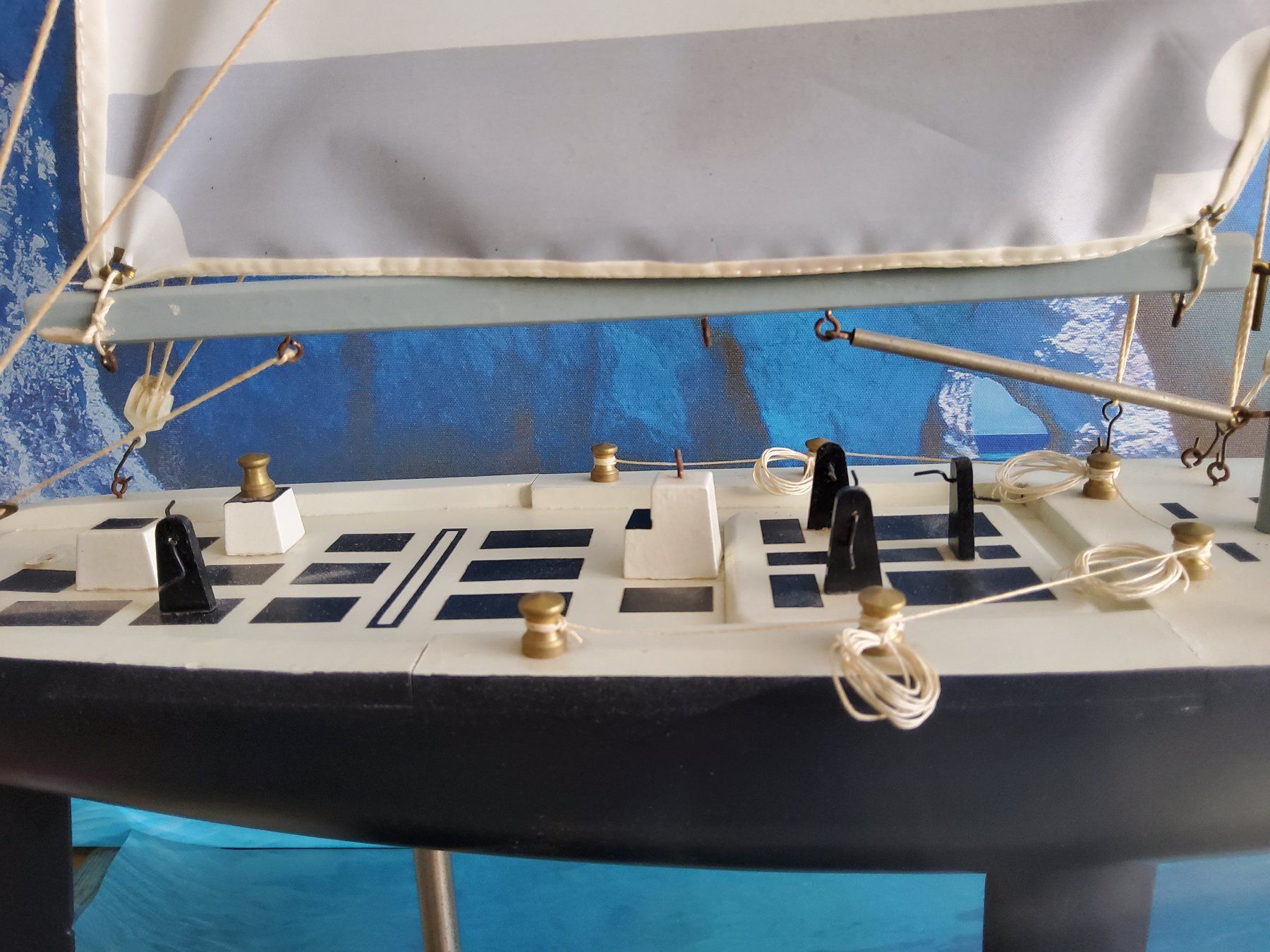 Modellbausätze & Standmodelle: Rennyacht "ORACLE USA 76" – Gebraucht aus Grüningen von VENOM59 3