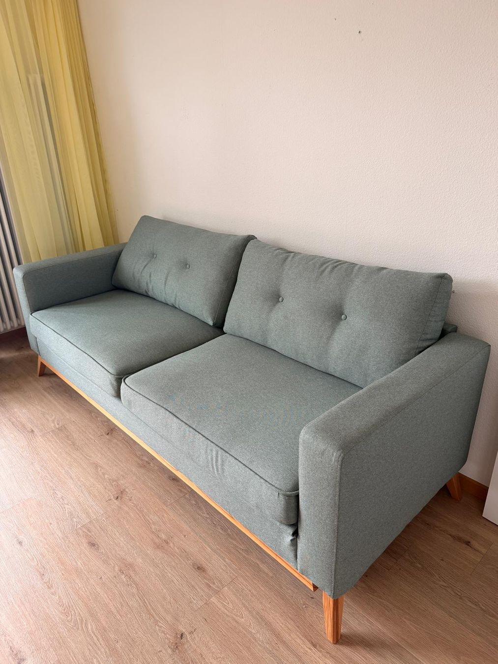 Sofas: Schlafsofa Holzfüsse guter Zustand – Gebraucht aus Basel von mei_n222 1