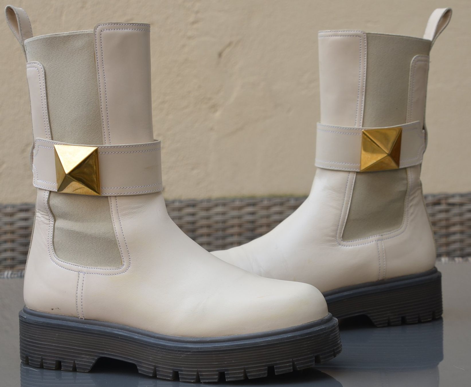Chanel Damenschuhe: Valentino Boots / Bottes  .38 – Gebraucht aus Collonges von Auganien 1