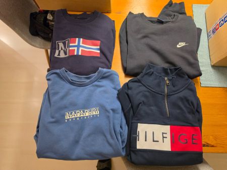 2x Napapijri, 1x Tommy Hilfiger, 1x Nike Pullover