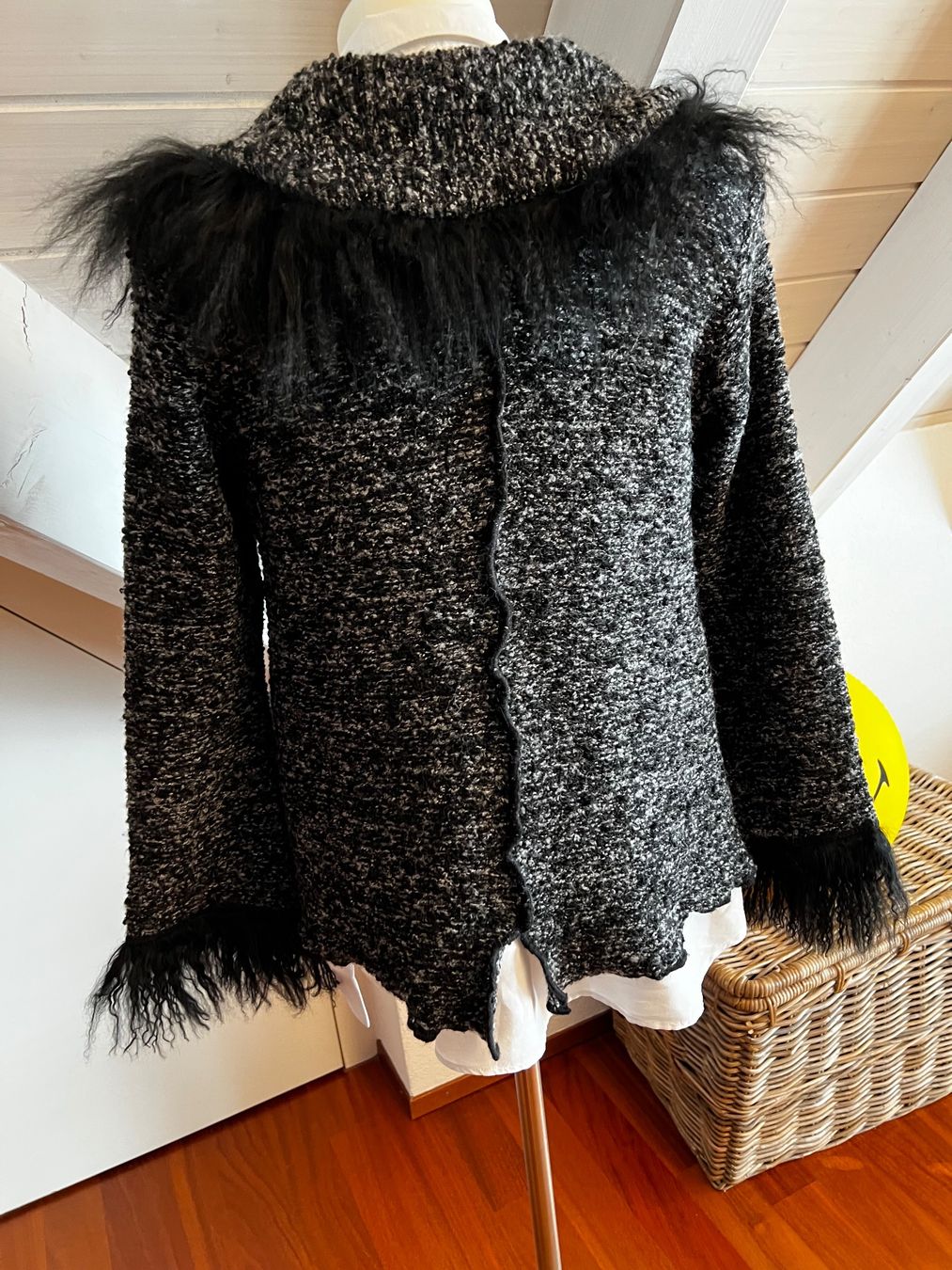 Giacche: Strickjacke – Usato da Kloten venduto da pae_wq5j 2