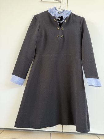 Sandro Kleid mit Kragen und Manschetten, schwarz, Gr. M