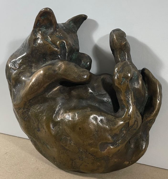 interessante-katze-skulptur-aus-bronze-unleserlich-signiert-kaufen