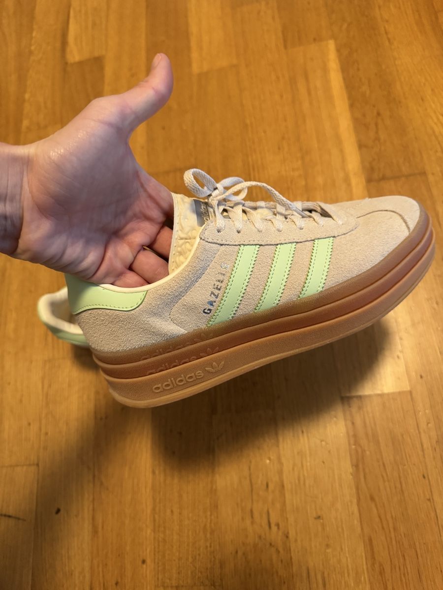 Adidas Scarpe da donna: Adidas shoes 38.5 – Usato da Zürich venduto da Lovelyperfumes 2