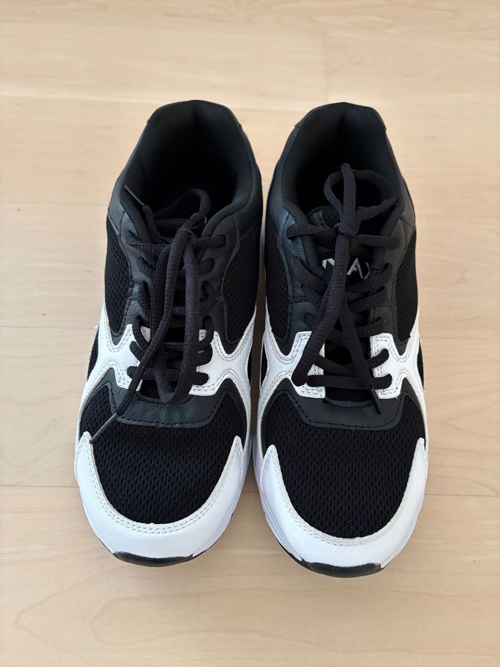 Scarpe da donna: NEUE Sneaker Gr.37 – Nuovo (secondo la descrizione) da Gossau SG venduto da Black-Queen 2
