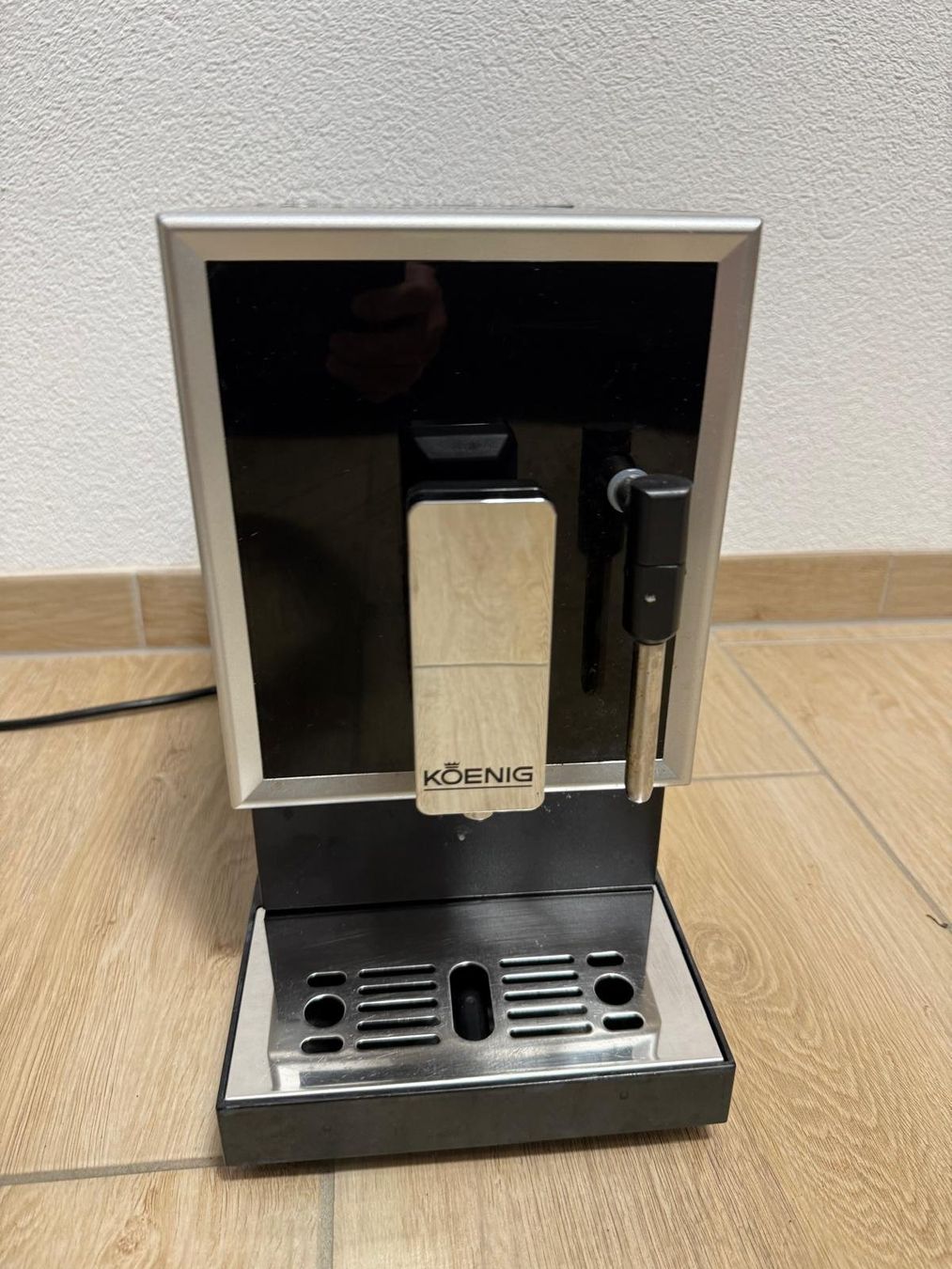 König Macchine per caffè & Macchine per espresso: König finessa BLACK CUBE – Usato da Freienbach venduto da pae_8ff7 4