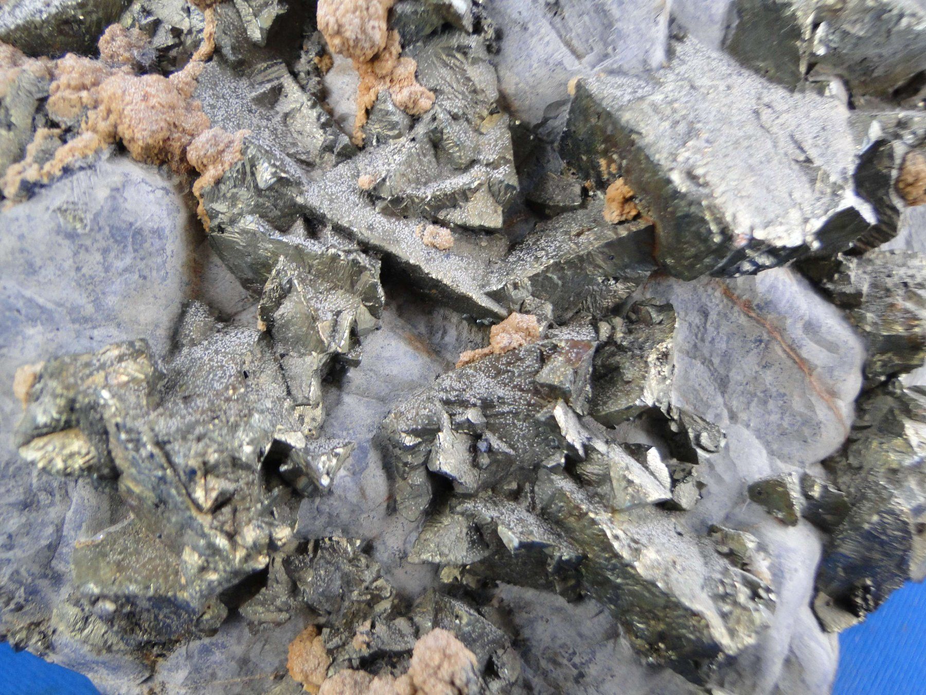 Minerali & Pietre curative: Chalkopyrit auf Galena mit Siderit – Usato da Schinznach Bad venduto da Demerald 5