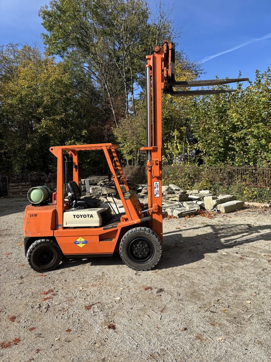 Toyota Carrelli elevatori e a forche: Gabelstapler Toyota 2FG30 – Usato da Neuenhof venduto da redballexpress