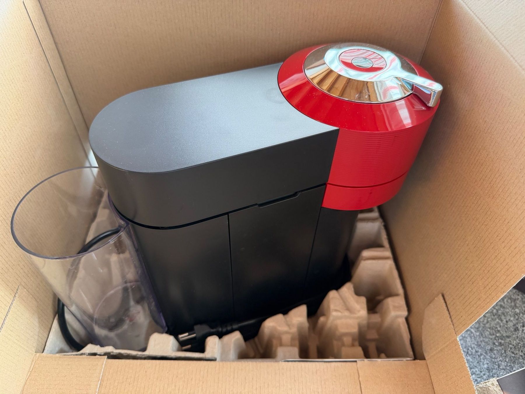 Nespresso Macchine per caffè & Macchine per espresso: Nespresso Vertuo Next Kapselmaschine, rot – Usato da Titterten venduto da Steven523 1