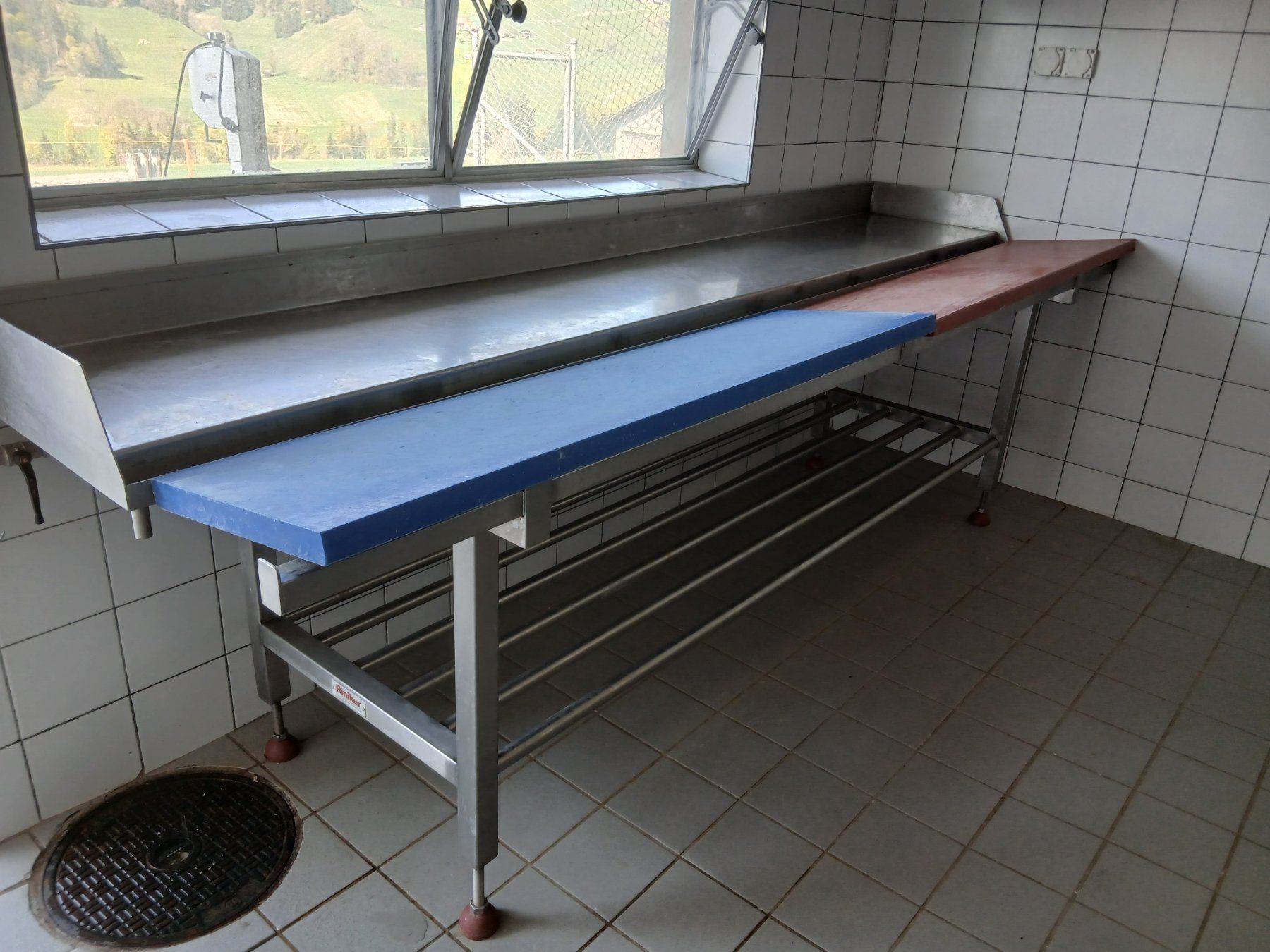 Tavoli: Verarbeitungstisch – Usato da Wasen im Emmental venduto da UKohler96