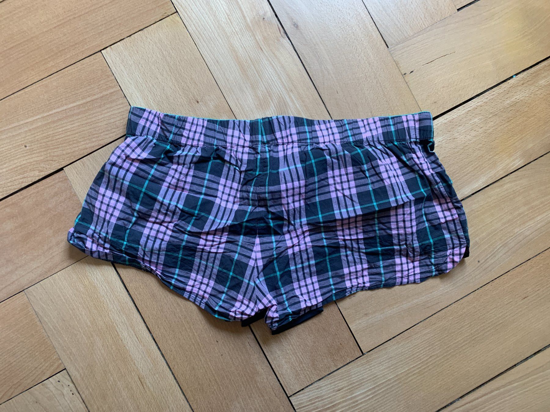 Négligés & Pyjamas: UNDIZ - Pyjama Shorts kariert M – D'occasion à Zürich par Diazaio 1