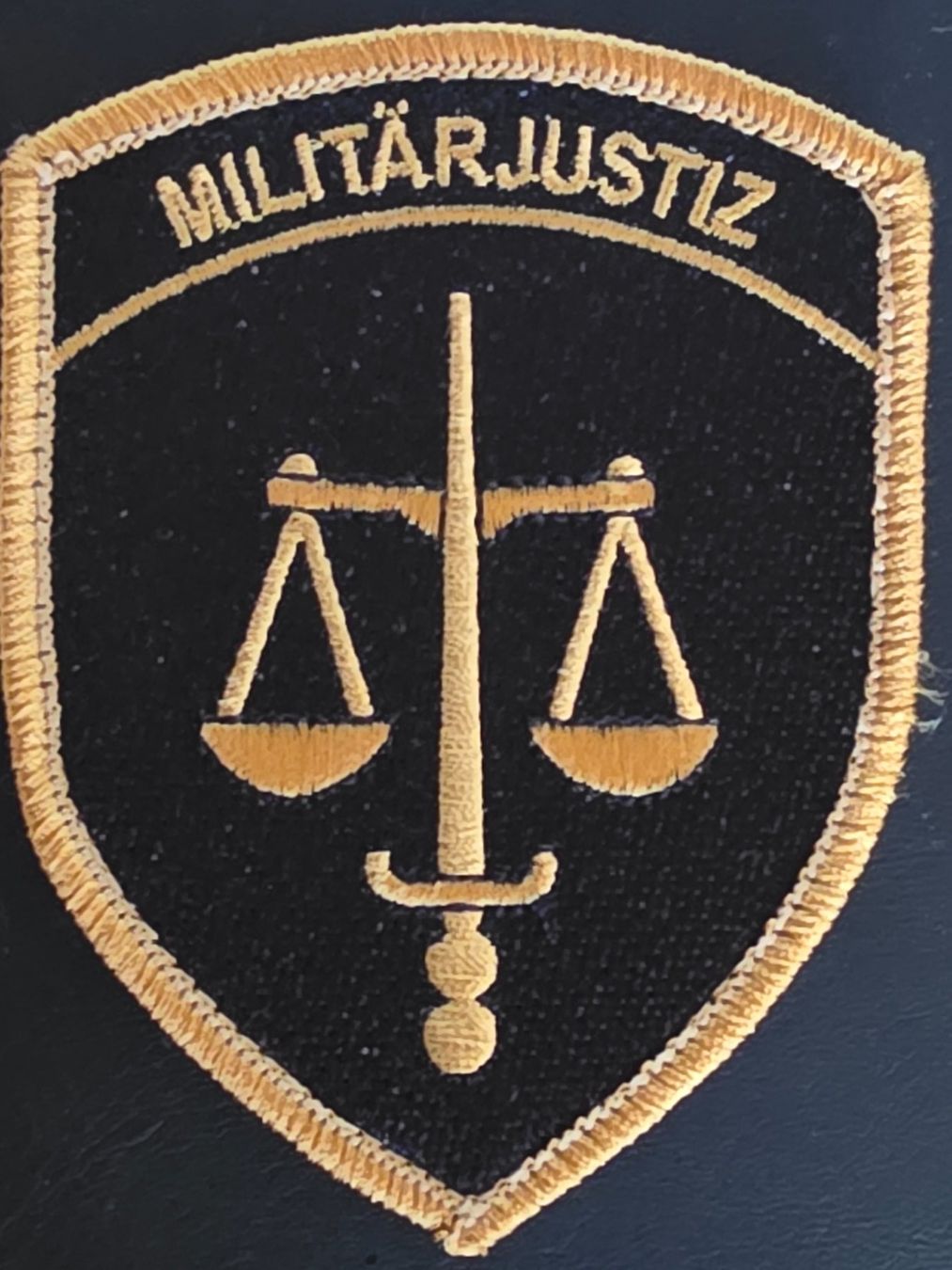 Schweizer Armee Placchette & Badge: Militar Justiz Abzeichen Badge brode neu mit Klett – Nuovo (secondo la descrizione) da Nyon venduto da freetoys08