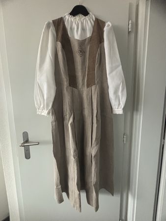 H. Moser Dirndl Gr. 42, Leinendirndl mit 2 Blusen.