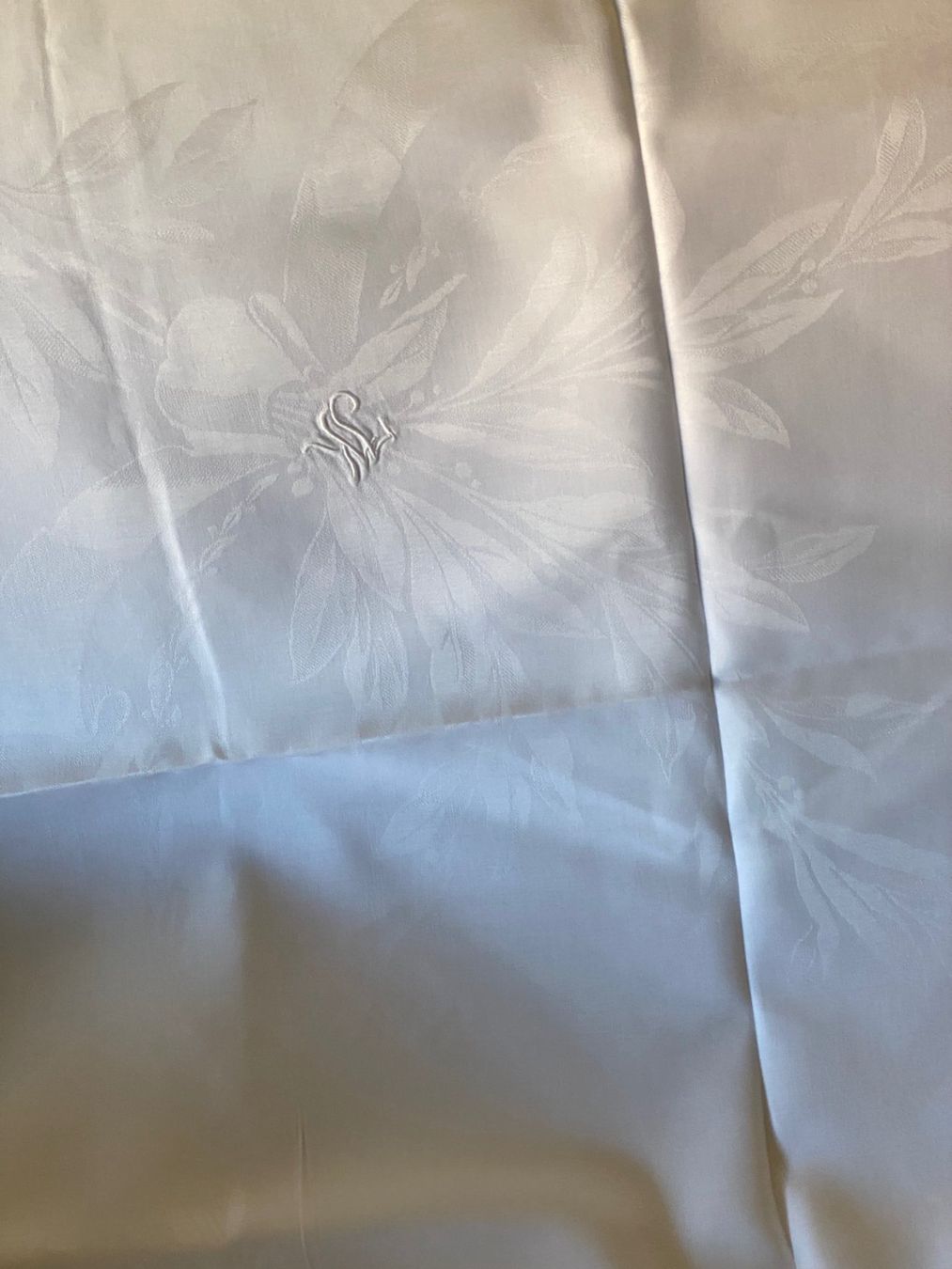 Sonstige Tischwäsche: Tischtuch mit feinem Muster  ca  182 x 180 cm – Gebraucht aus Allenwinden von Obalu 2