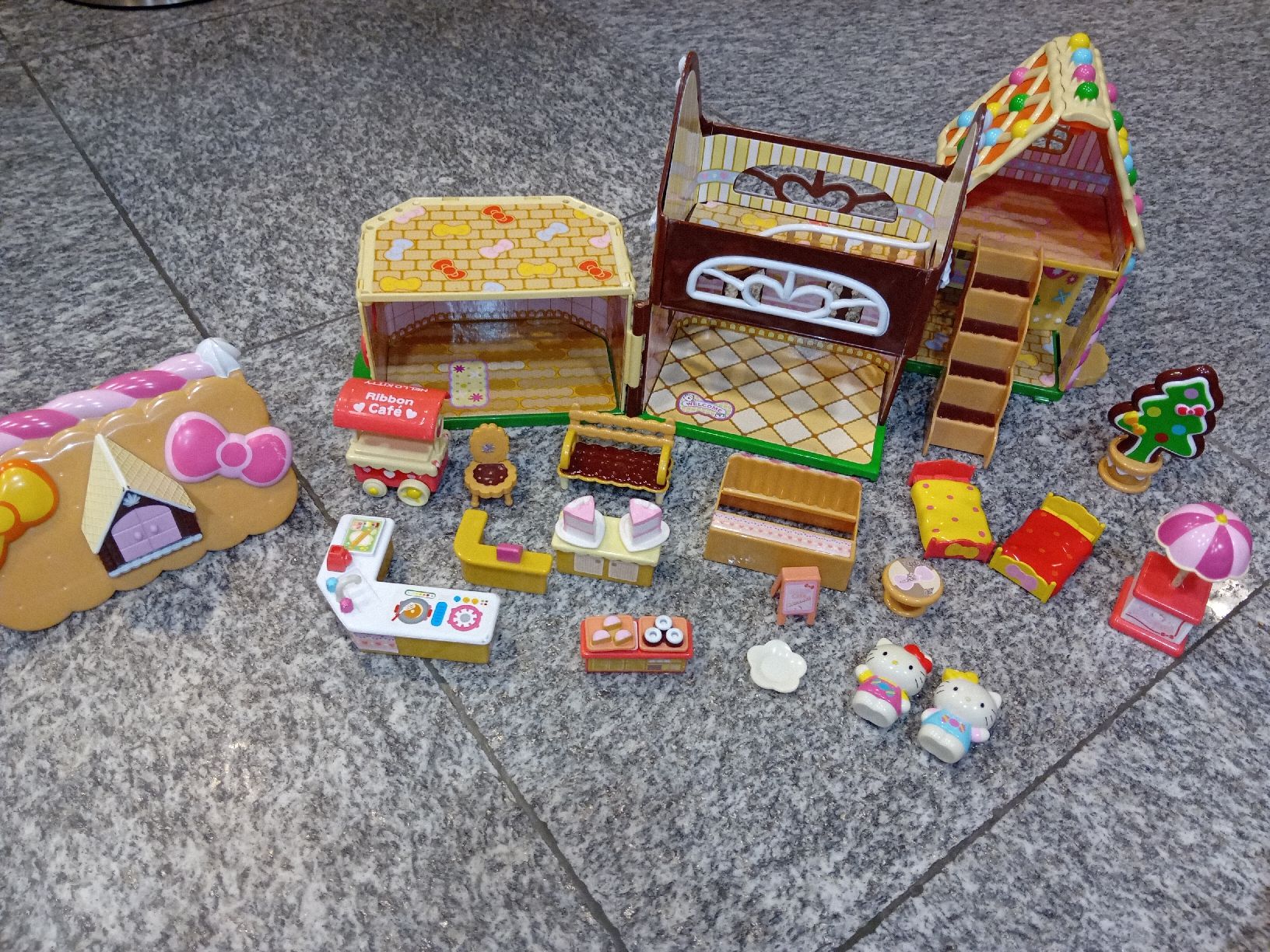 Maisons pour enfant: Hello Kitty casa vintage 2007 – D'occasion à Biasca par Old_6blh 1