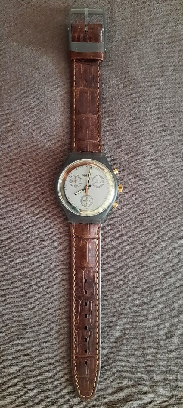 Swatch Orologi: Swatch Chrono Goldfinger – Nuovo e nell'imballaggio originale da Zürich venduto da Accuchek