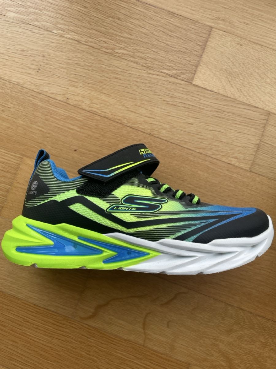 Skechers Scarpe da uomo: Skechers Sneakers Gr 33  – Usato da Uster venduto da lukas333 1