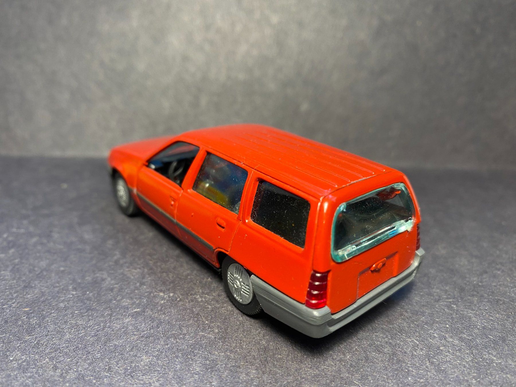 Gama Modellini d'auto: Opel Kadett E Caravan - GAMA 1:43 – Usato da Spiez venduto da Mlandcruiser 2