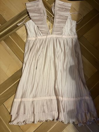 Saylor Kleid XS von Revolve ungetragen