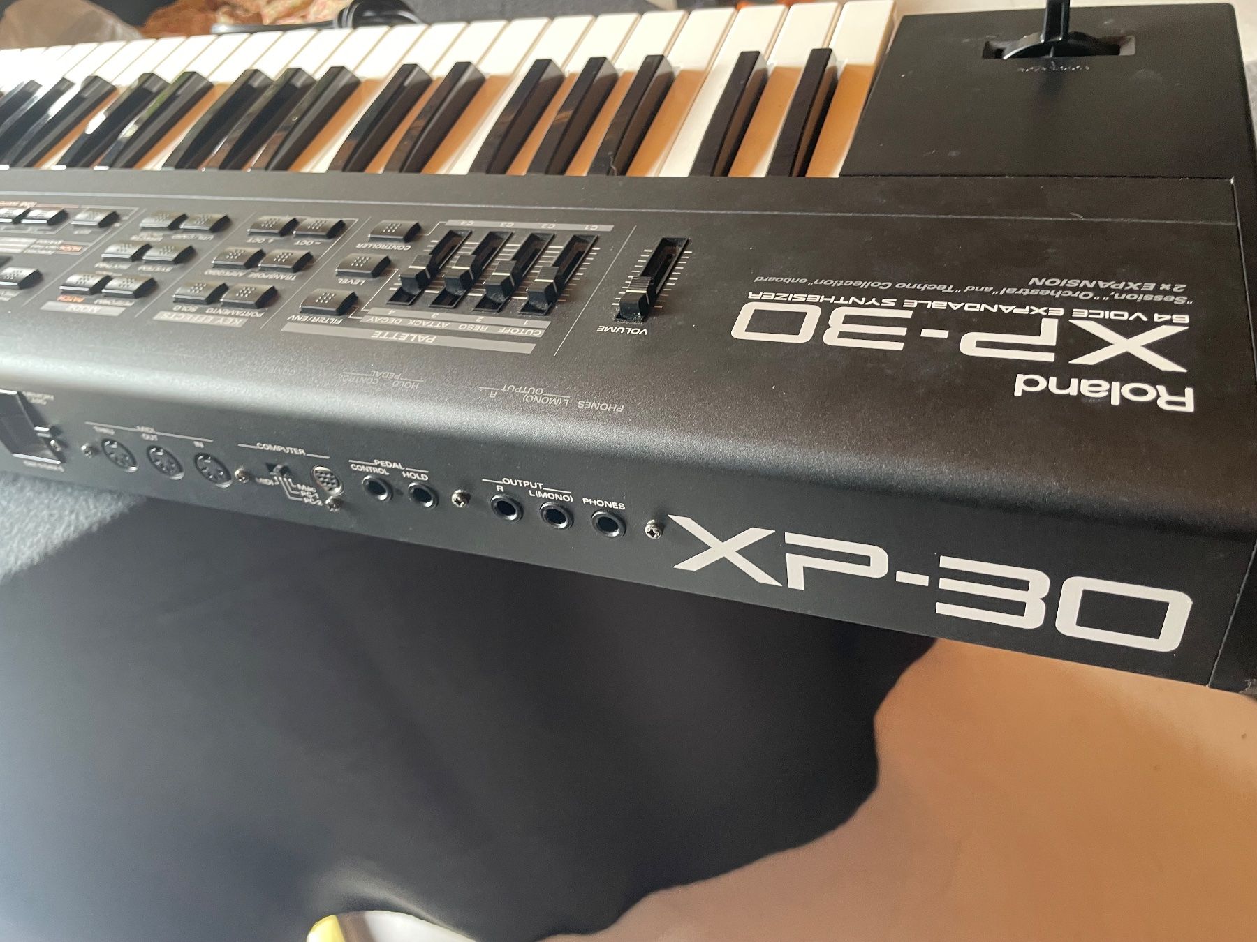 Roland Strumenti musicali: Roland XP-30 Synthesizer – Usato da Embrach venduto da xenovolcano 1