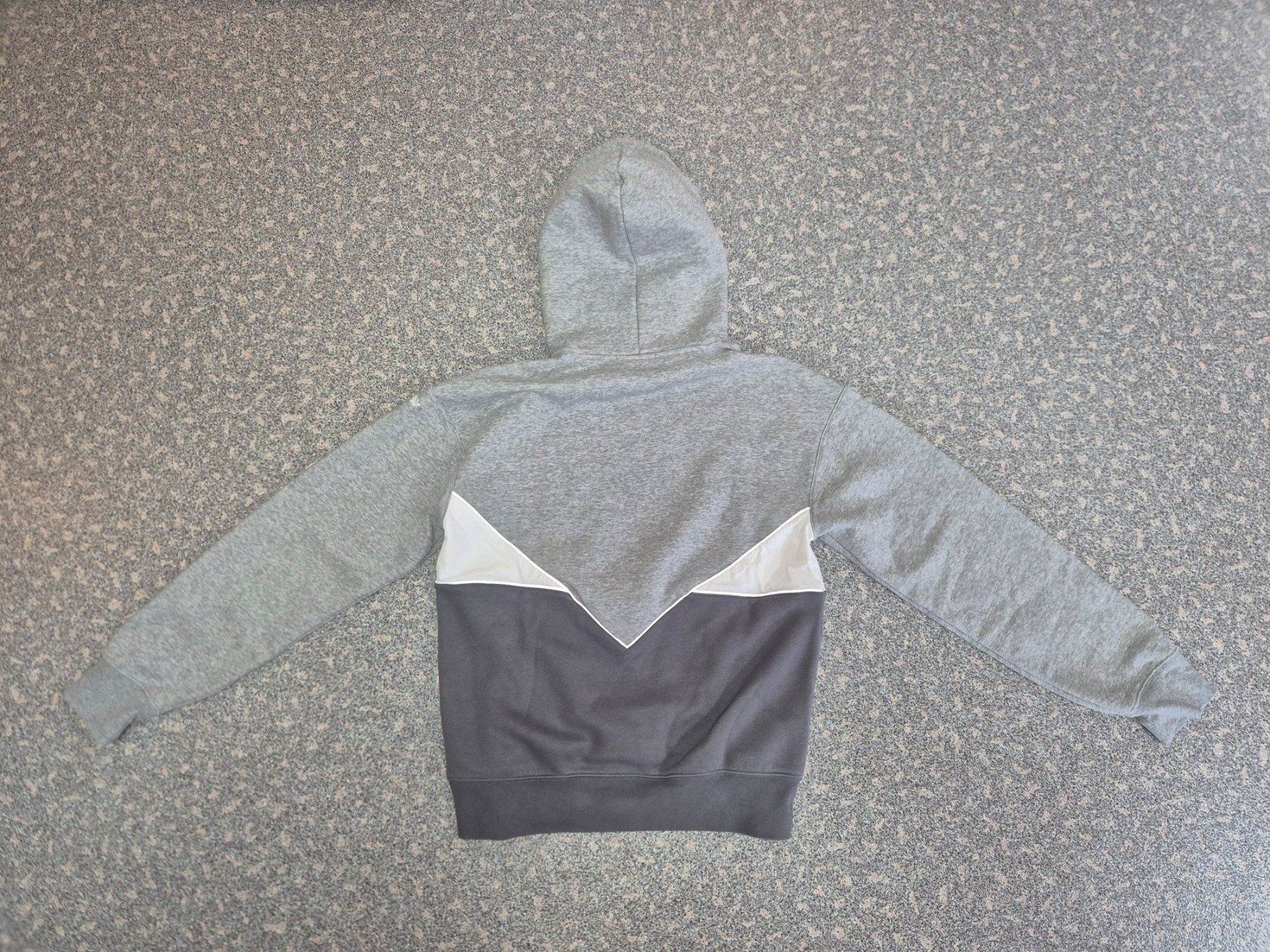Adidas Pullover & Sweatshirts: Kapuzenpullover Adidas – Neu (gemäss Beschreibung) aus Domat/Ems von palfier14 2