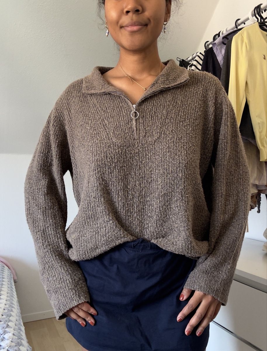 H&M Maglioni & Felpe: Pullover Damen braun mit Reissverschluss – Usato da Winterthur venduto da Flomiverse 1