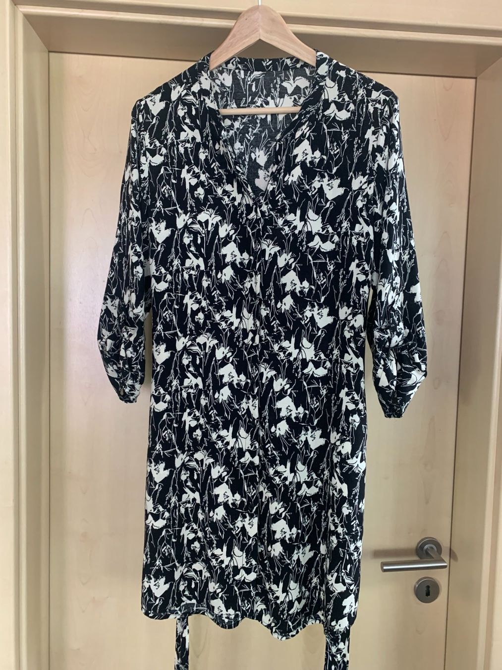 Vestiti: Damenkleid Gr.L schwarz/beige – Nuovo (secondo la descrizione) da Azmoos venduto da Verwir64
