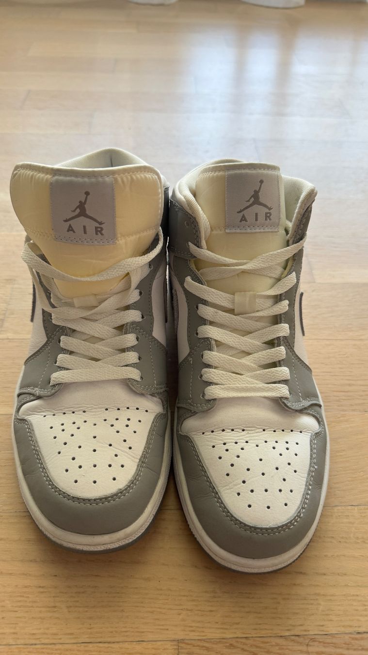 Jordan Herrenschuhe: Jordan Air 1 Mid Grau/Weiss, Gr. 41 – Gebraucht aus Beringen von cnonlloyd 1