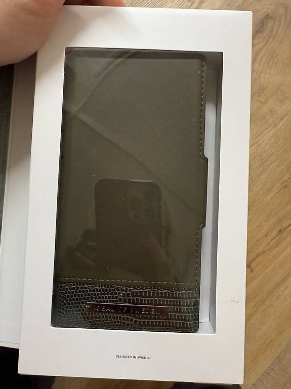 iDeal of Sweden Cover & Protezioni schermo: Neue Iphone hülle 12/12pro (wallet) – Usato da Dulliken venduto da jane_vonrohr 2