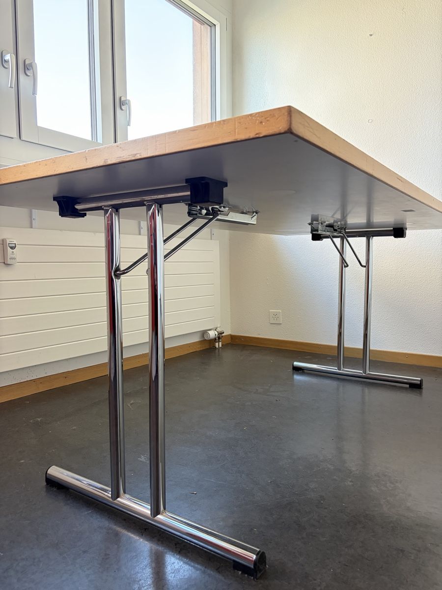 Schreibtische: Tisch – Gebraucht aus Zürich von dag14 1