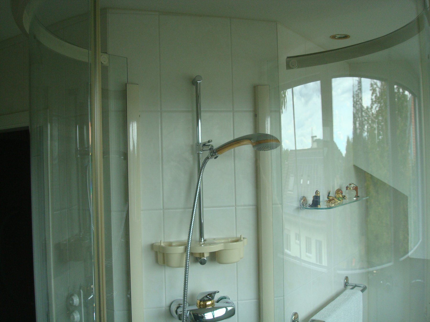 Docce: Dusche Koralle Wandmodell Orbis Plus – Usato da Riehen venduto da Baerewaegli 1