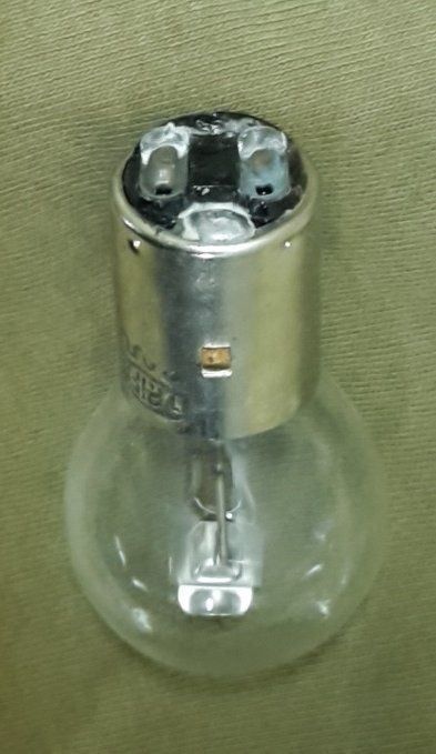 Lampen: Klassiker Auto's Viele Lampenbirnen – Neu und originalverpackt aus Achseten von Wenggi 2