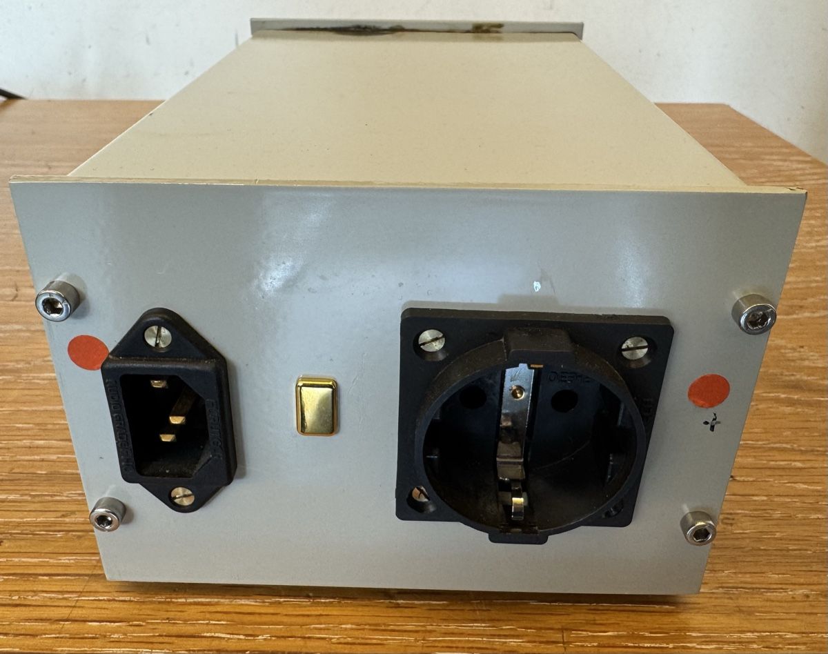Amplificateurs: Fadel PC 800 Power Conditioner – D'occasion à Ebertswil par audivero 1
