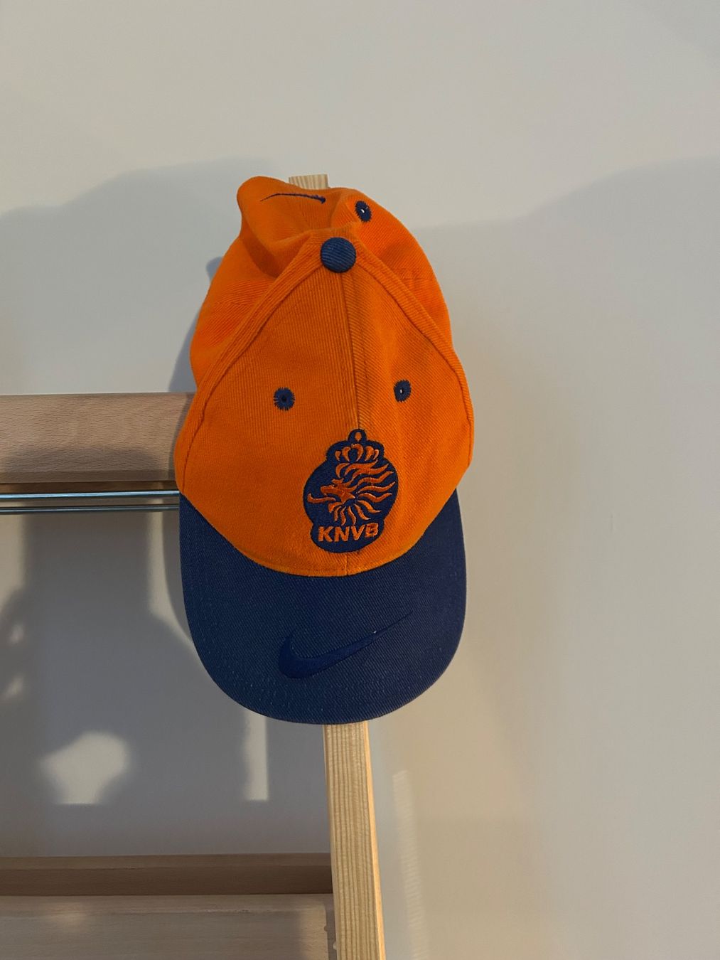 Copricapi, berretti & cappellini: Vintage Nike Niederlande Cap – Usato da Basel venduto da ell_6p98