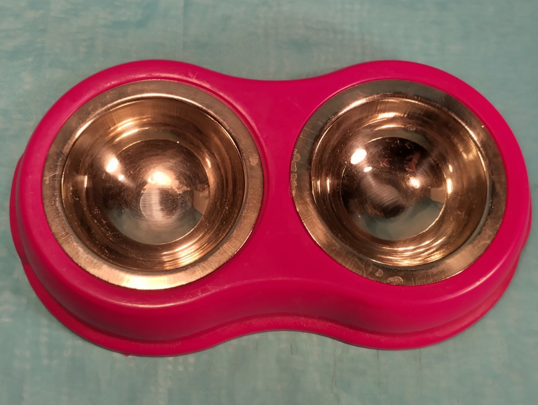 Coupes: Doppelfutternapf, pink, ALU-Einlagen – D'occasion à Bellach par JingleCherry 1