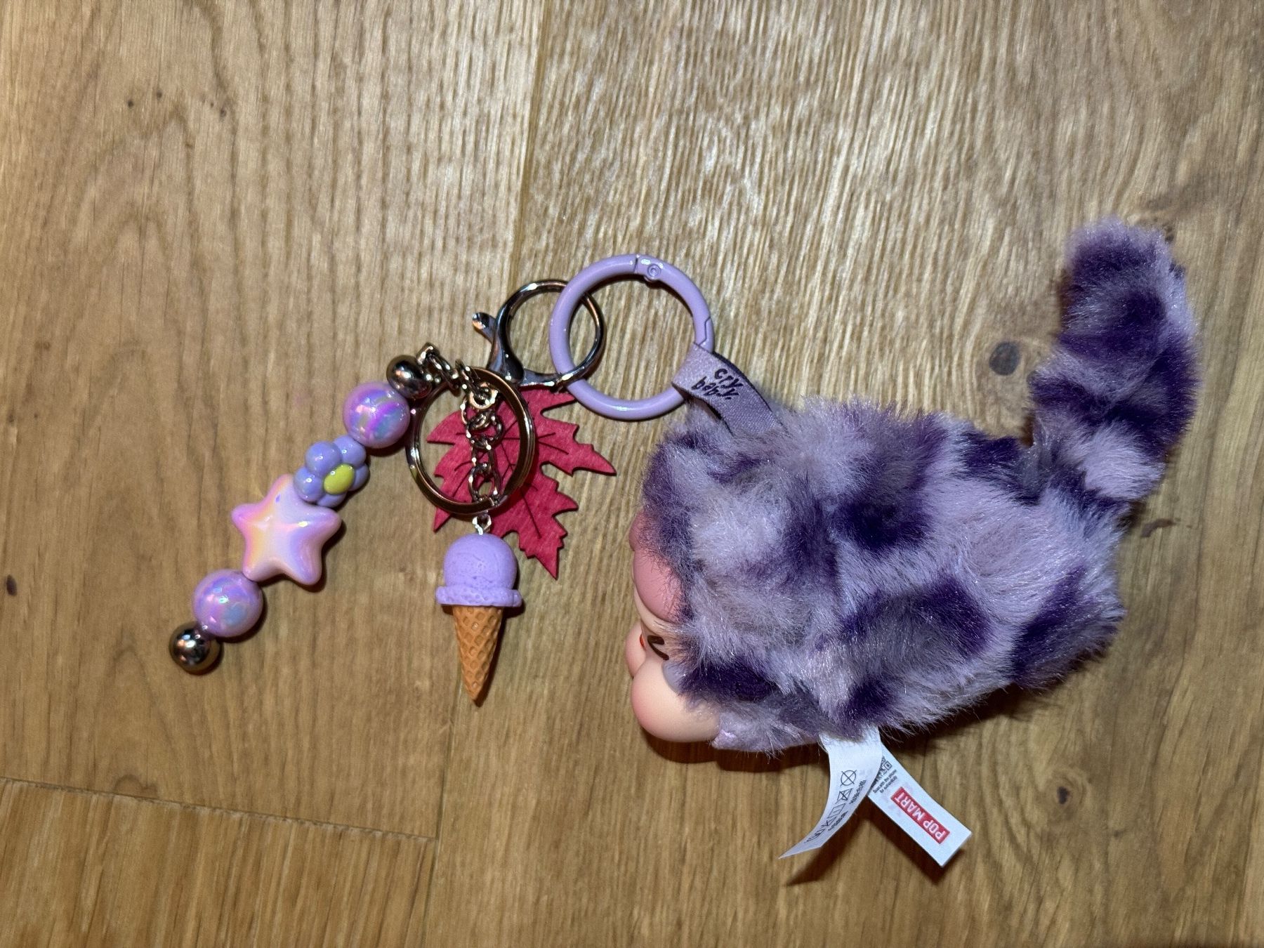 Portachiavi: Authentic Custom Cry Baby Neon Cutie – Nuovo e nell'imballaggio originale da Airolo venduto da MomTheBraggerStudio 1